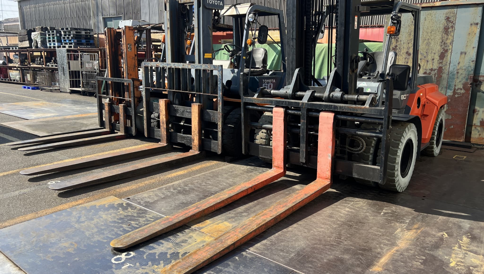FORKLIFT